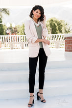 Load image into Gallery viewer, regal