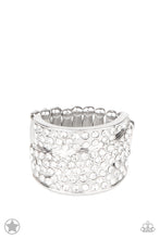 Cargar imagen en el visor de la galería, the-millionaires-club-white
