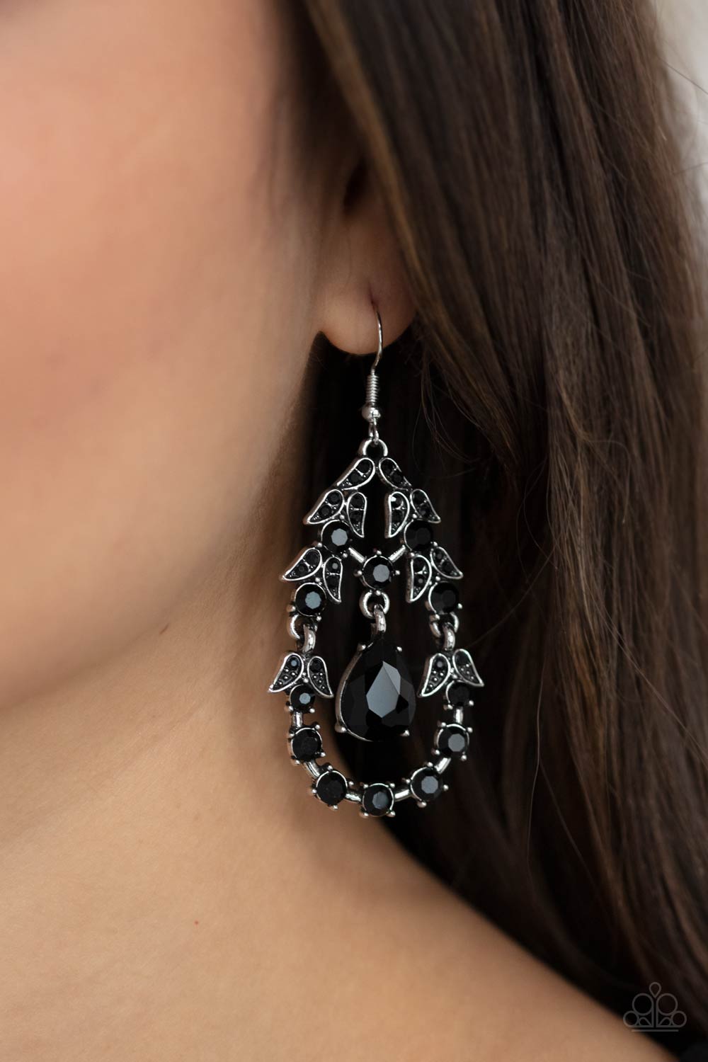 garden-decorum-black