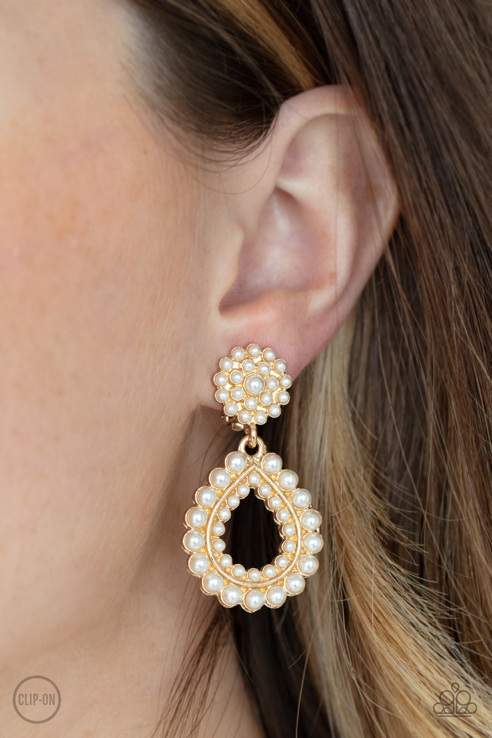 discerning-droplets-gold