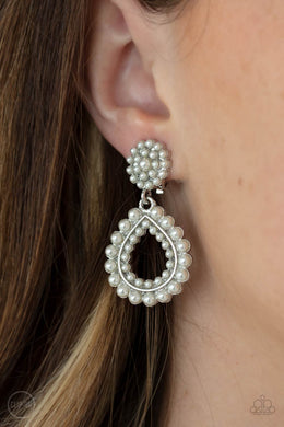 discerning-droplets-white