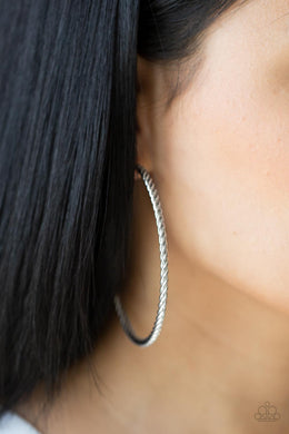 resist-the-twist-silver