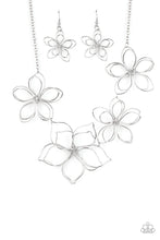 Cargar imagen en el visor de la galería, flower-garden-fashionista-silver
