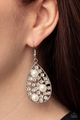 bauble-burst-white