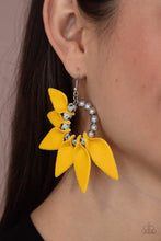 Cargar imagen en el visor de la galería, Flower Child Fever - Yellow

