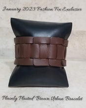 Load image into Gallery viewer, Plainly Plaited - Brown
