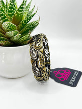 Load image into Gallery viewer, Paisley Portico - Brass
